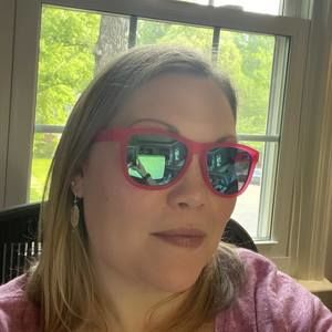 Meet your Posher, Jennifer